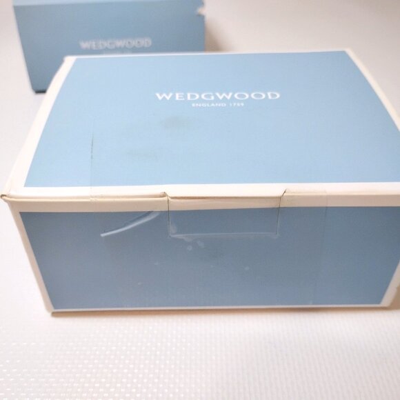 WEDGWOOD Christmas Ornament - Picture 3 of 5